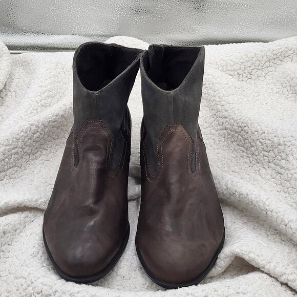 Munro Laramie Western Ankle Boots Booties Mottled Gray Leather Suede size 11 WW - Picture 3 of 7